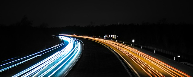 Dopřejte si bezpečnou jízdu s delším světelným kuželem H7 žárovky